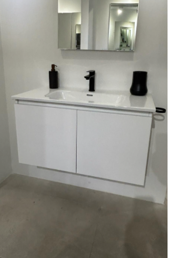 Single Vanity Cabinet  with Onix Basin